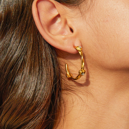 Uworld Stainless Steel Spiral C-shaped Rhinestone 18k Gold Plated  Heart Earring Waterproof Texture Fashion Statement Jewelry