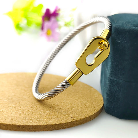 Twisted Cable Bracelet Fashion exquisite stainless steel cable bracelet with hook clasp bracelet Ladies Jewelry