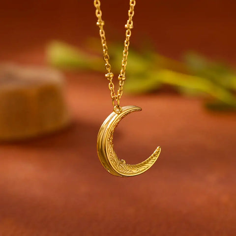 Minimalist Stainless Steel Moon Pendant Necklace for Women Gold Plated Aesthetic Moon Choker Necklaces Christmas Jewelry Gift