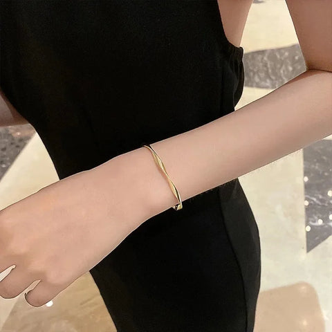 Classic Gold Color Mobius Opening Bracelet for Women Temperament Stainless Steel Twist Bangle Korea Trendy Jewelry Accessories