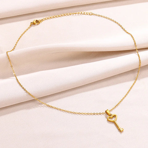 Stainless Steel Heart Hollow Pendant Necklace For Women Classic Gold Color Chain Accessories Romance Cute Heart Key Jewelry New