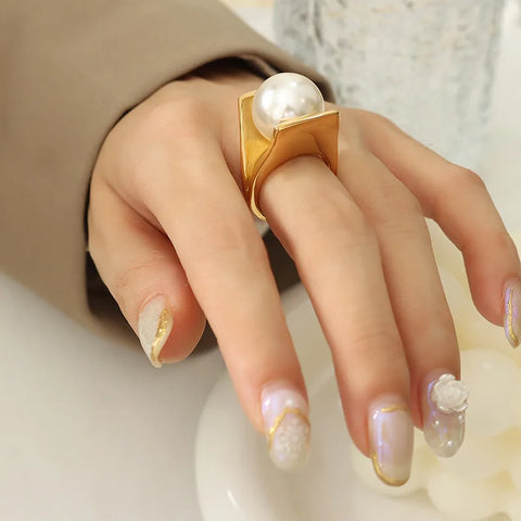 French Light Luxury Exaggerated Clip Simulates Pearl Stainless Steel Ring Does Not Fade 18K Gold Plated Jewelry