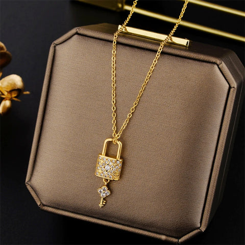 New Design Sense Light Luxury Zircon Crystal Lock Key Pendant Stainless Steel Necklaces For Women Sexy Party Neck Chain Jewelry