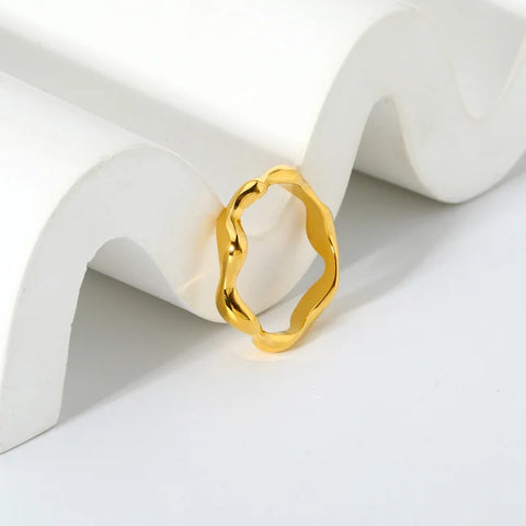 High Quality Waterproof  Stainless Steel Wave Signet Rings For Ladies Tarnish Free Jewelry Dainty Thin Bold Rings Gift