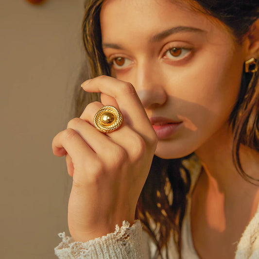 Uworld Retro Spiral Circle Hug Open Ring Elegant Fashion High Quality 18k Gold Plated Stainless Steel Women's Jewelry Gift