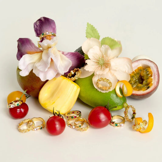 Uworld Stainless Steel Colorful Zircon Stone Cast Vintage Charm Ring 2024 Fashion 316l Jewelry for Women Metallic Textured Gift