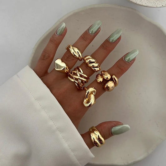 Uworld Metallic Stainless Steel Minimalism Fashion Chic Ring for Women Real Gold Pvd Plated Waterproof Trendy Metal Jewelry