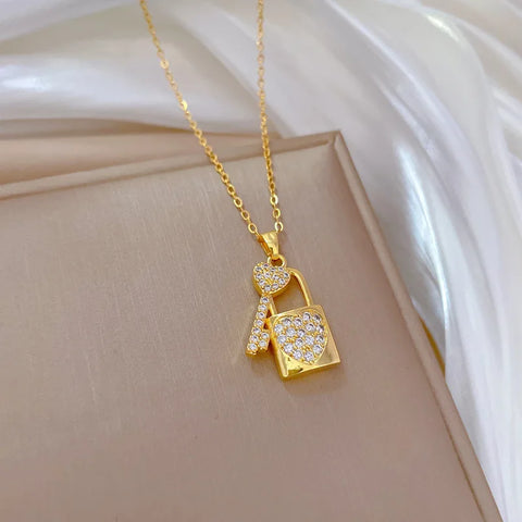 Stainless Steel Chain Classic Shiny Zircon Key Love Lock Pendant Necklace for Women Lady Vintage Jewelry Accessories Gifts