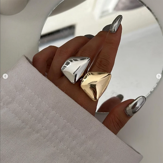 Uworld Chic Stainless Steel Personality Minimalist Classy Ring 18k Gold Color Stylish Unique Finger Jewelry for Women Waterproof