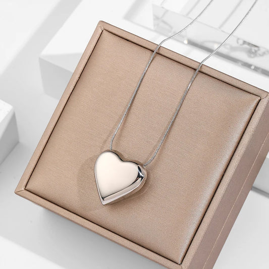 Ramos European and American Exaggerated Glossy Big Peach Heart Stainless Steel Necklace Fashion Jewelry For Woman Girls Clavicle