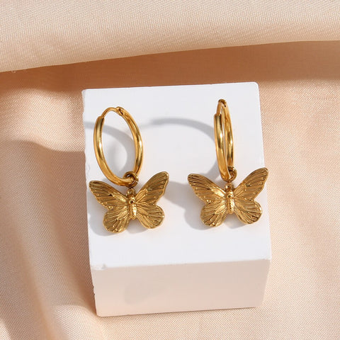 Trendy Texture Embossed Insect Buterfly Charm Pendant Small Gold Hoop Earrings For Women Tarnish Free Hypoallergenic Jewelry